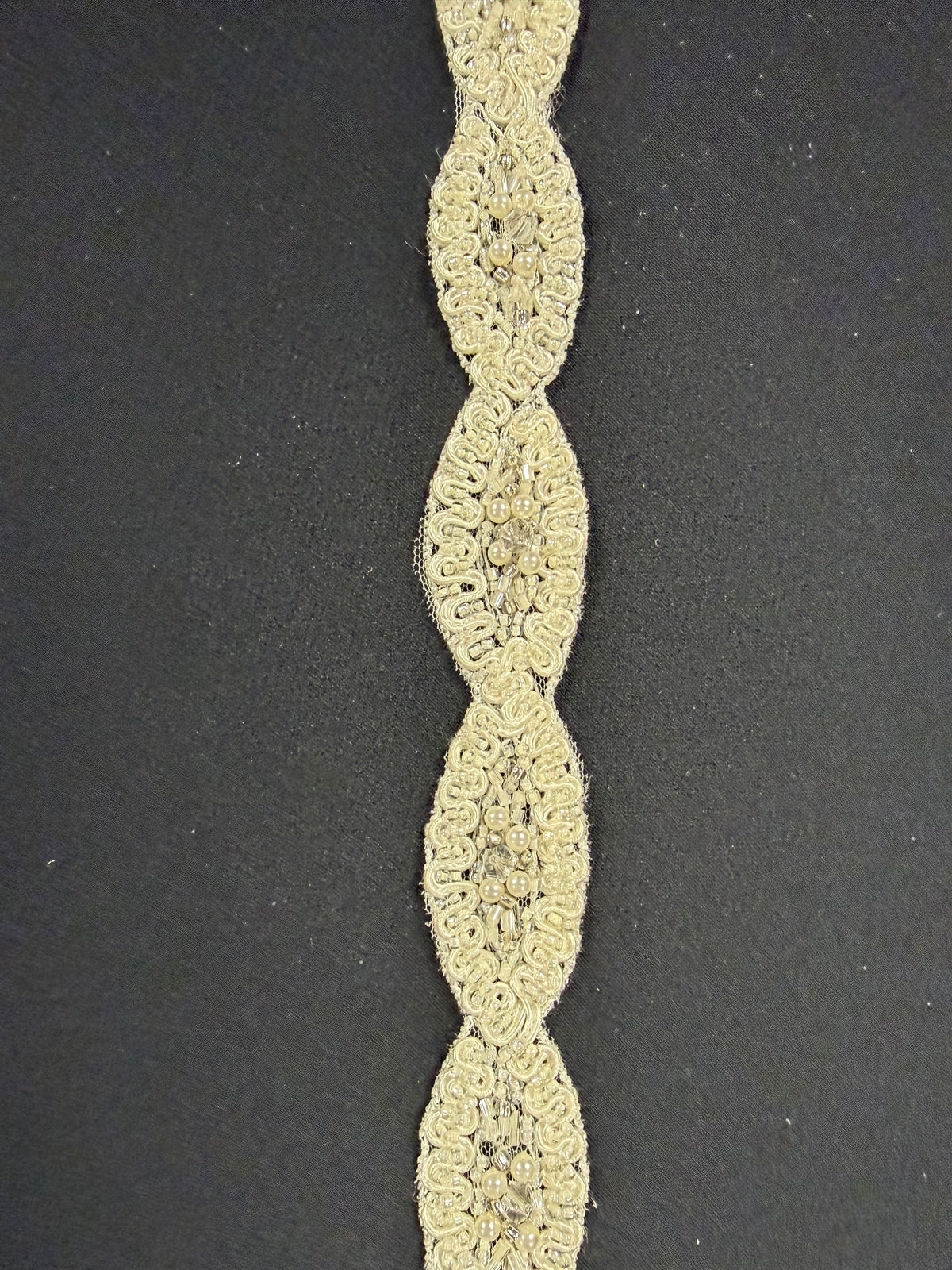 Bordure perlée ivoire - T317