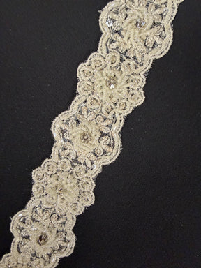 Bordure perlée et à paillettes ivoire 3D - T473