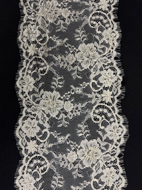 Bordure perlée et pailletée ivoire - T478