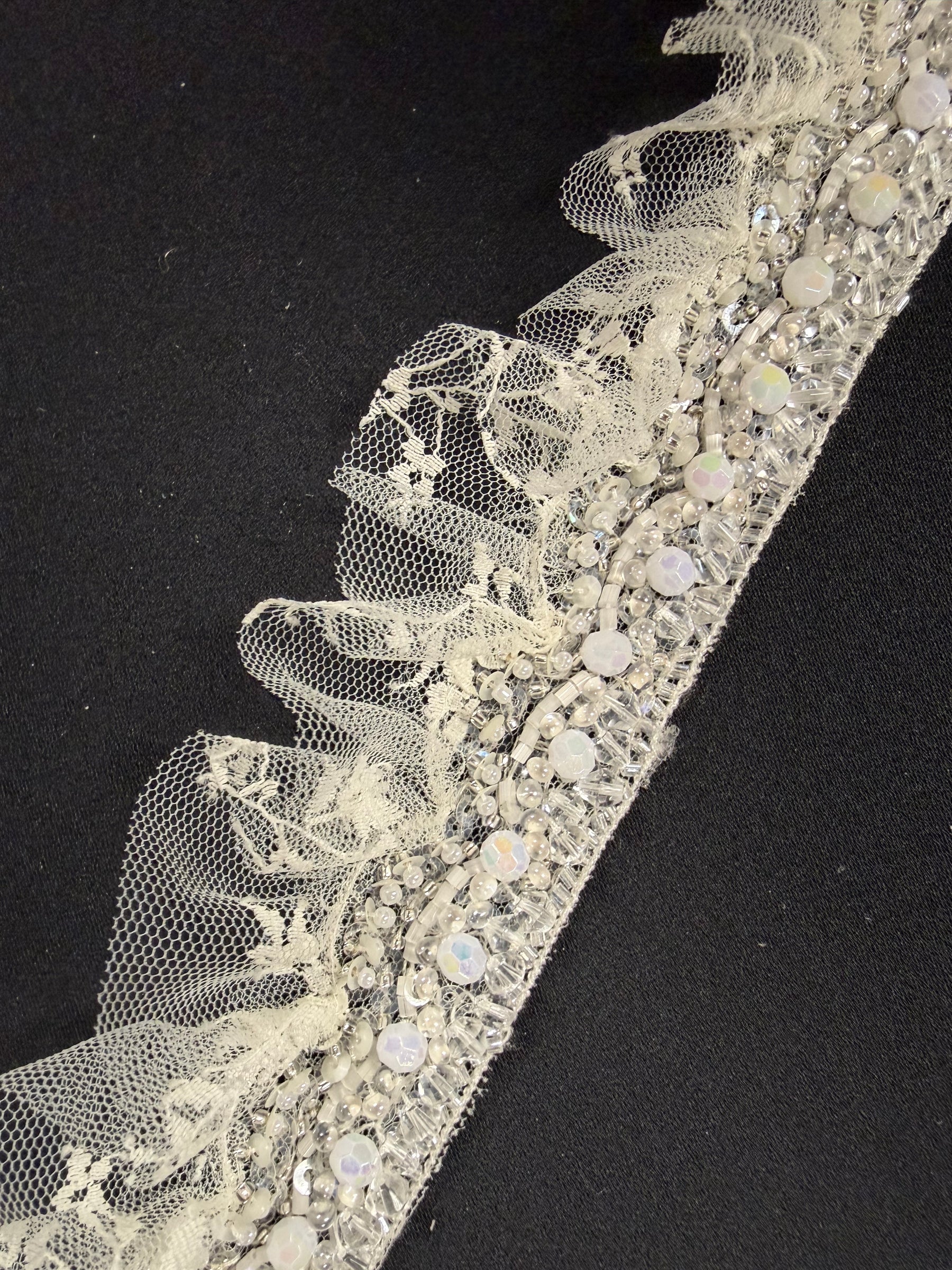 Bordure perlée et à sequins, ivoire moyen - T310