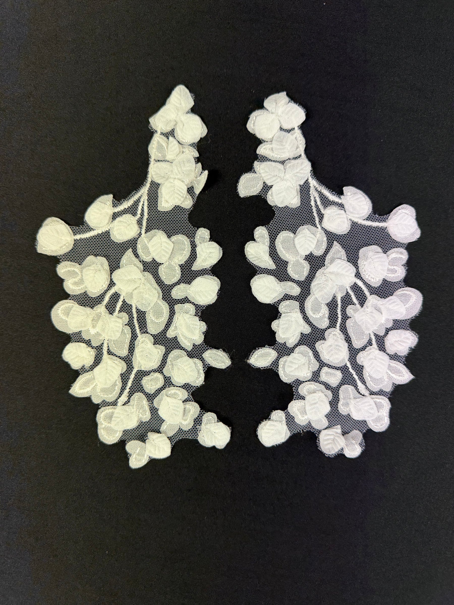 Appliques de dentelle brodée ivoire - MT8007