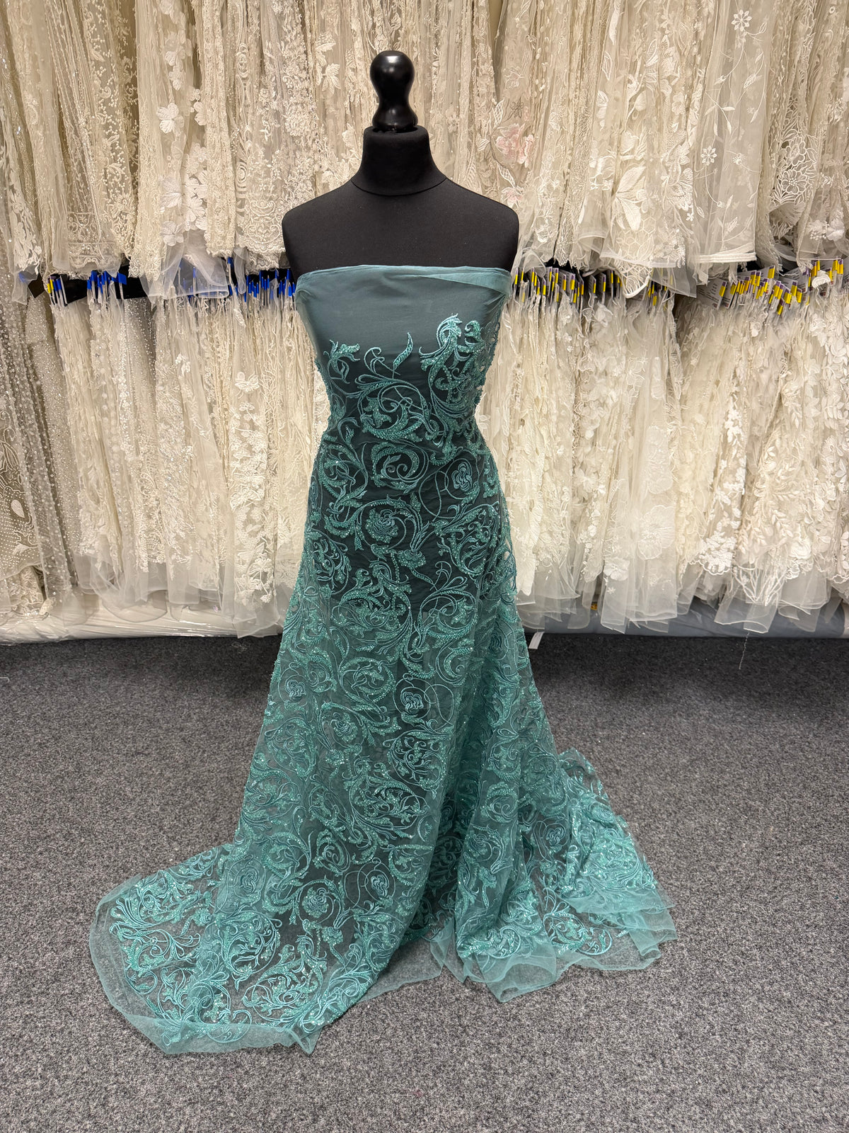Tulle brodé perlé vert jade clair - EB1091
