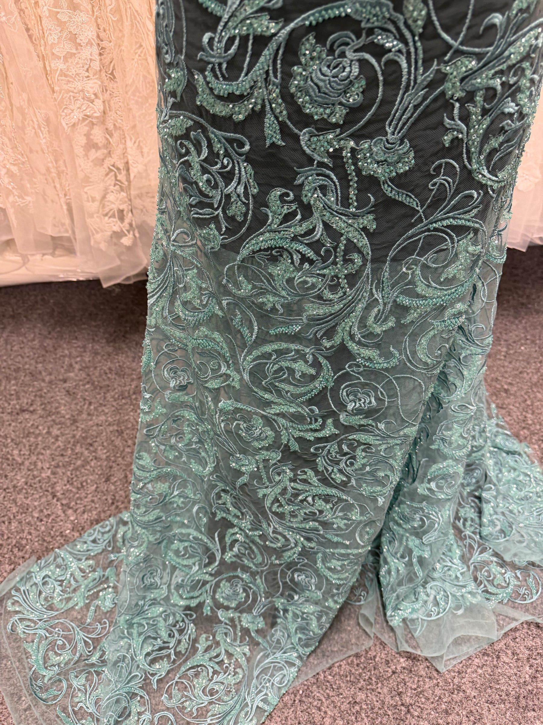 Tulle brodé perlé vert jade clair - EB1091