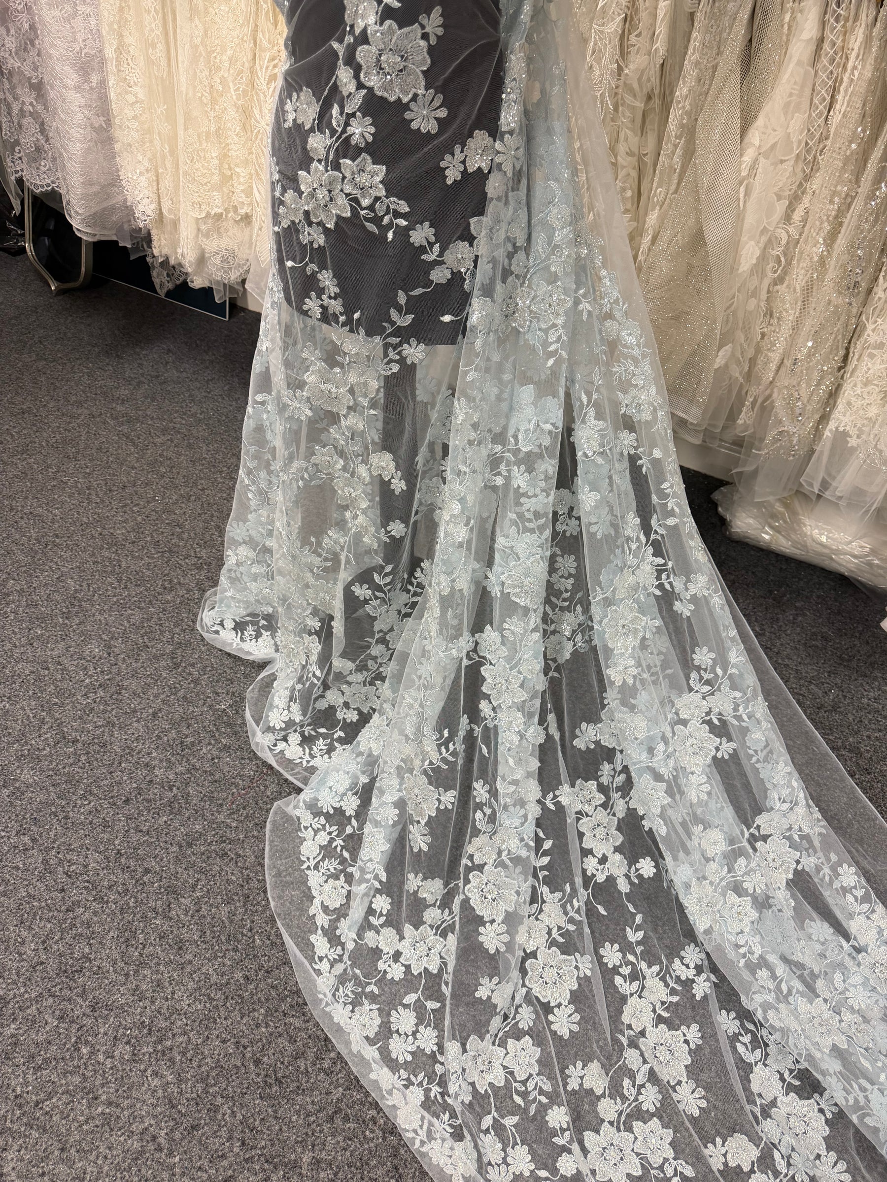 Tulle brodé et perlé bleu layette - EB1090