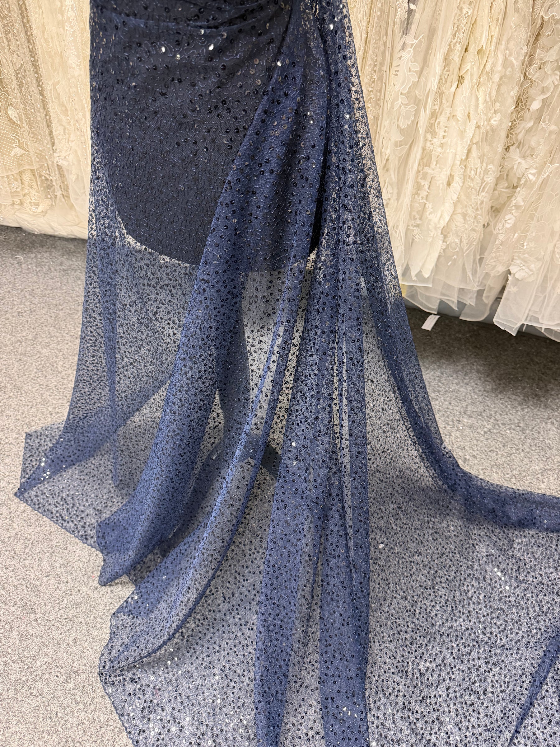 Tulle à sequins brodés bleu marine – EB3001