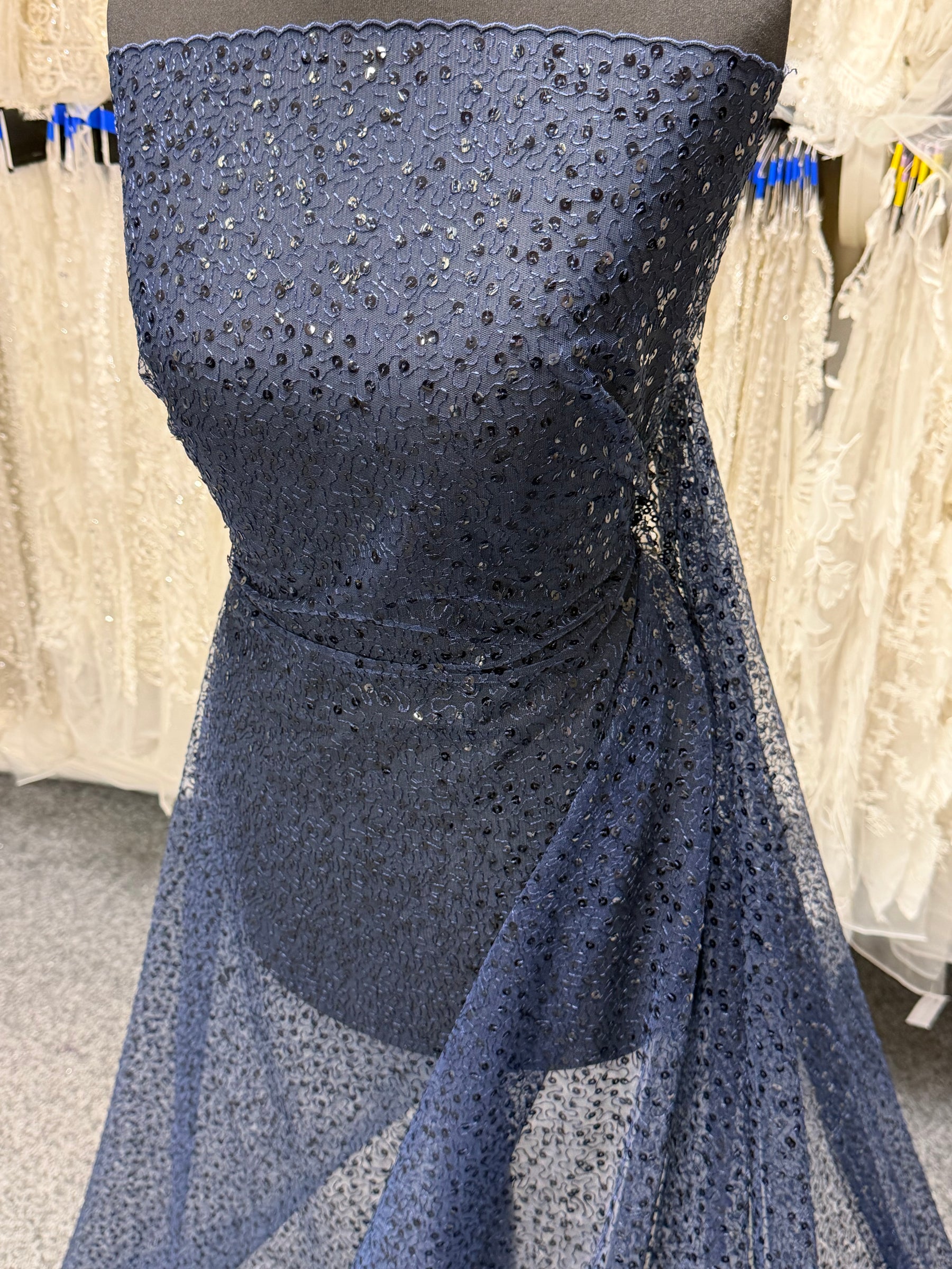 Tulle à sequins brodés bleu marine – EB3001