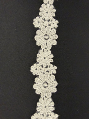 Galon de dentelle brodée ivoire - T934