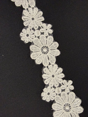 Galon de dentelle brodée ivoire - T934