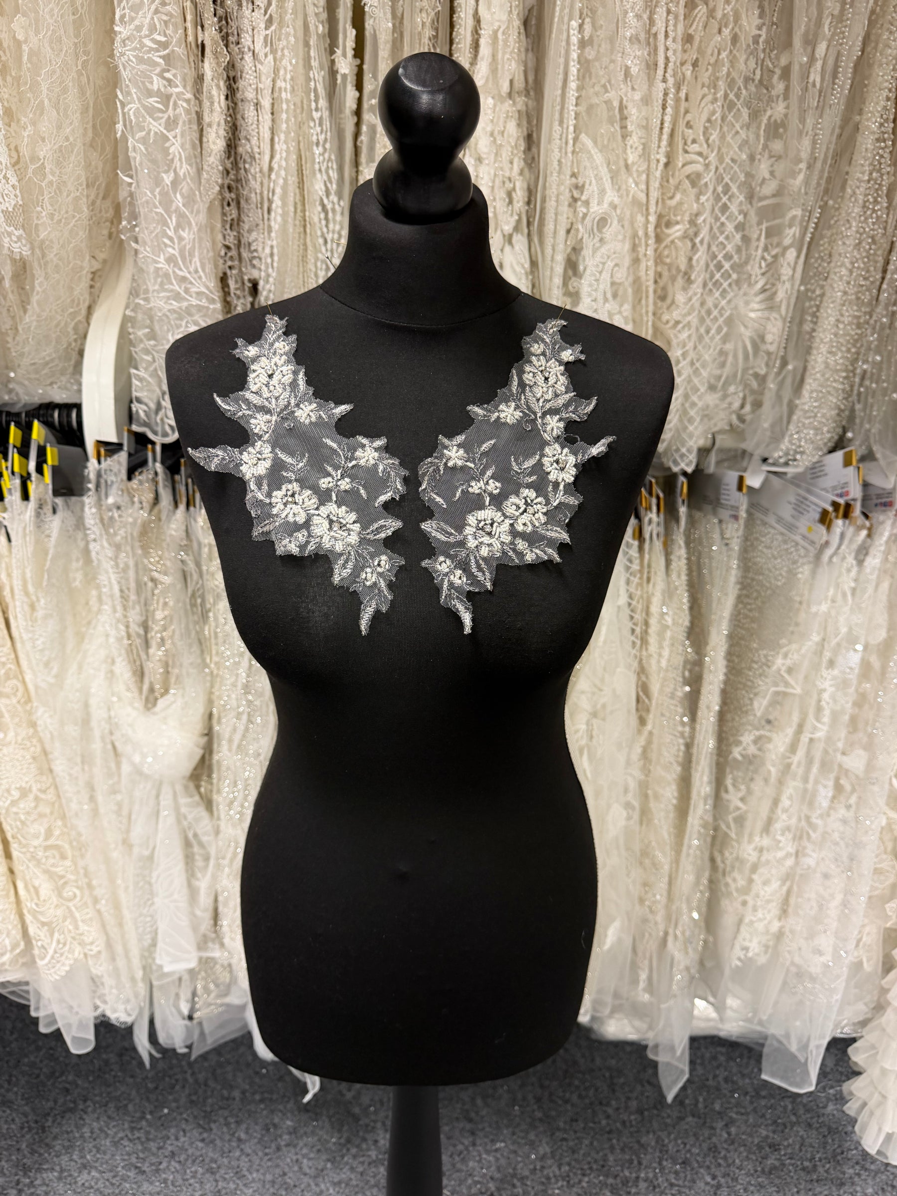 Argent avec Appliques en Dentelle Perlée Vin - T243