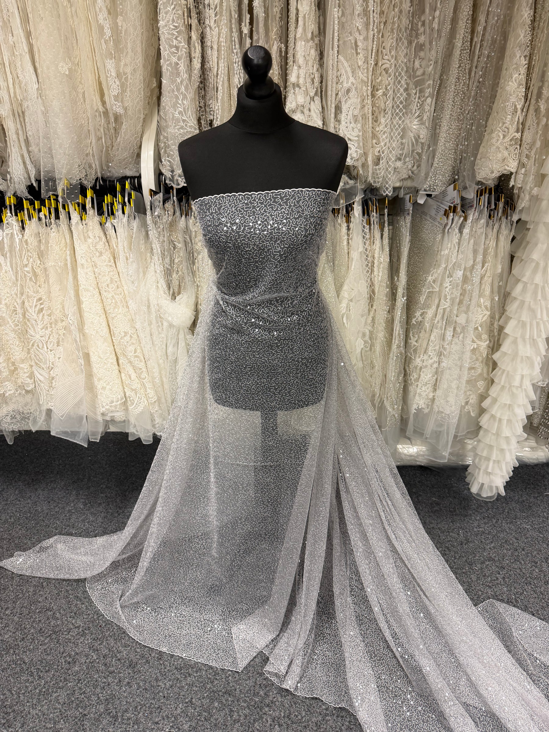 Tulle à sequins argentés brodés – EB3001