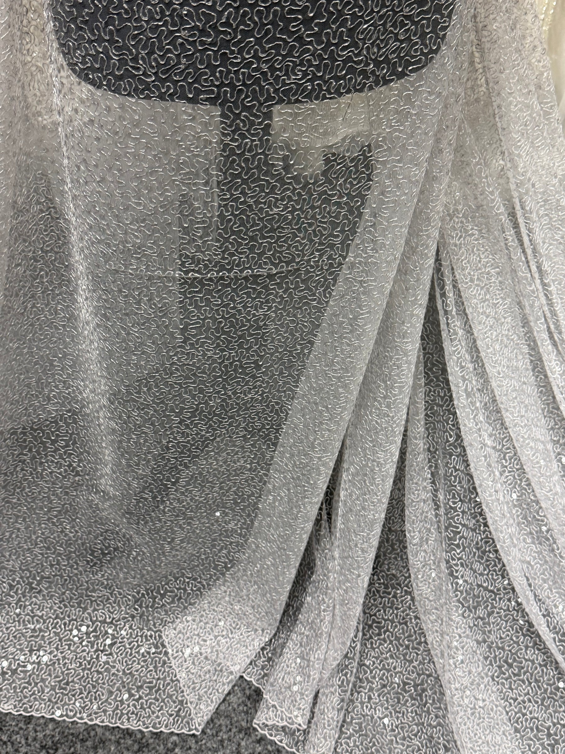 Tulle à sequins argentés brodés – EB3001