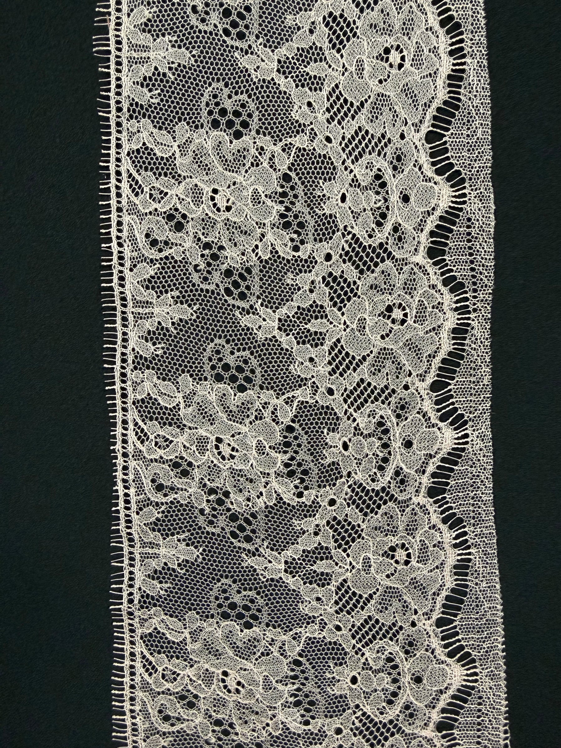 Bordure en soie rose - T175