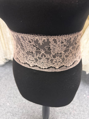 Bordure en soie rose - T175