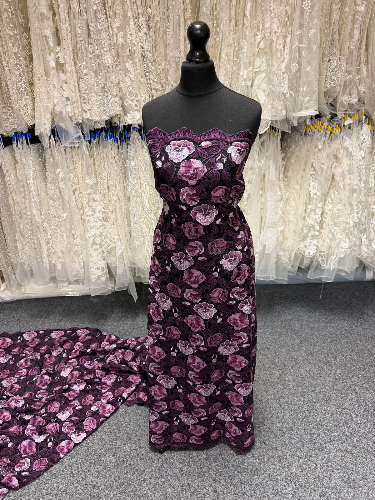 Dentelle brodée violette - EB5024