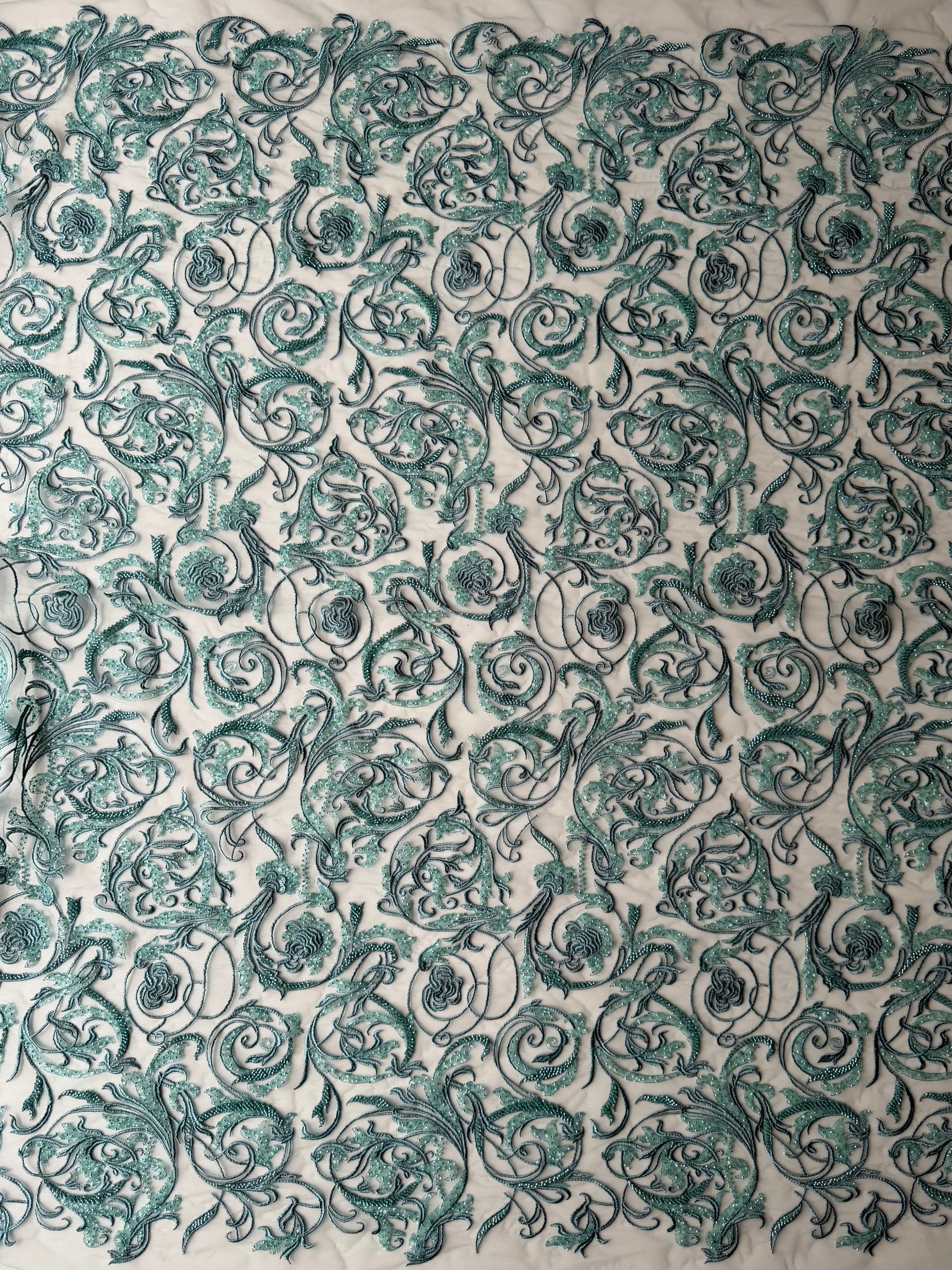 Tulle brodé perlé vert jade clair - EB1091