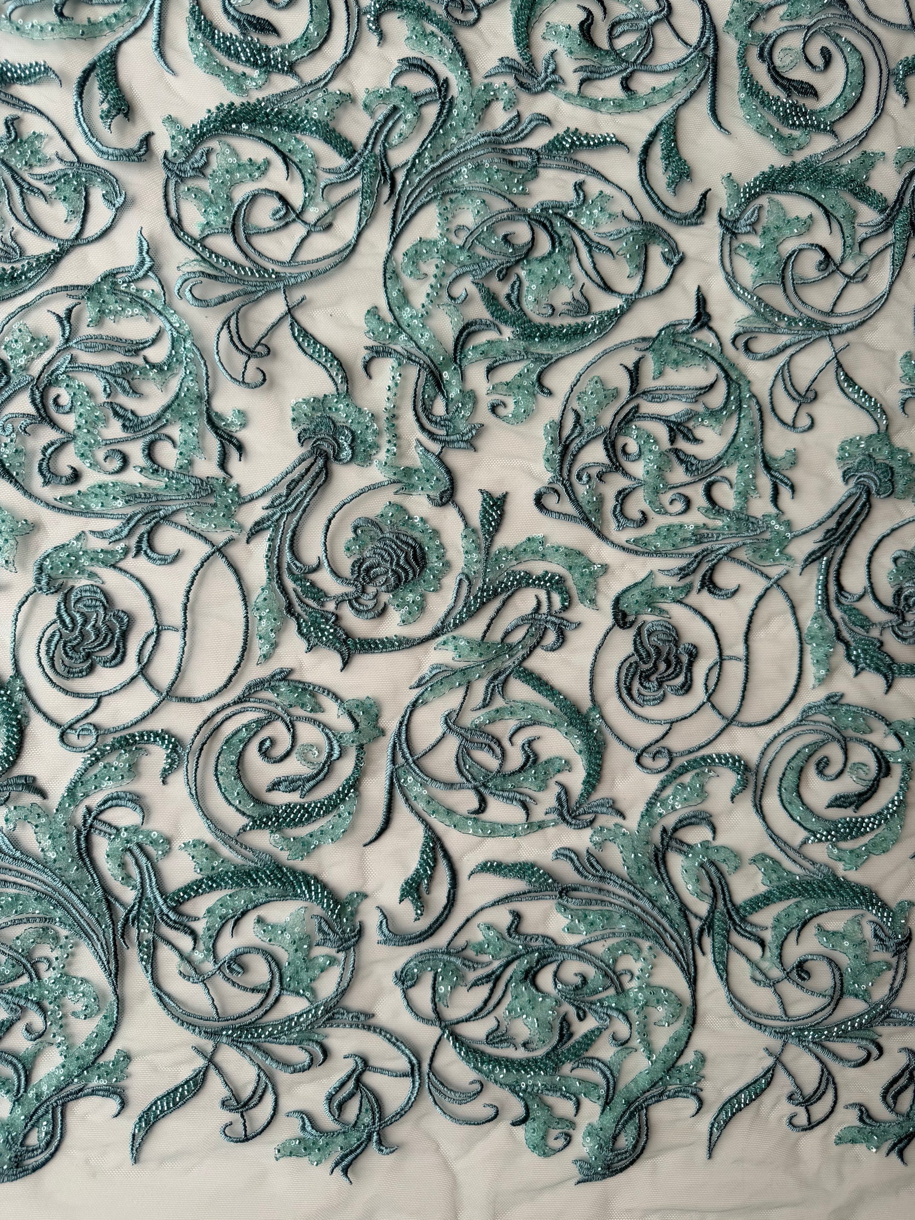 Tulle brodé perlé vert jade clair - EB1091