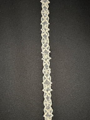 Bordure de perles et sequins ivoire pâle - T148