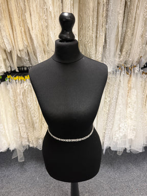 Bordure de perles et sequins ivoire pâle - T148