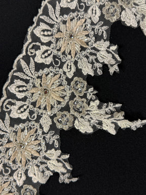 Bordure à perles et sequins ivoire/champagne - T133