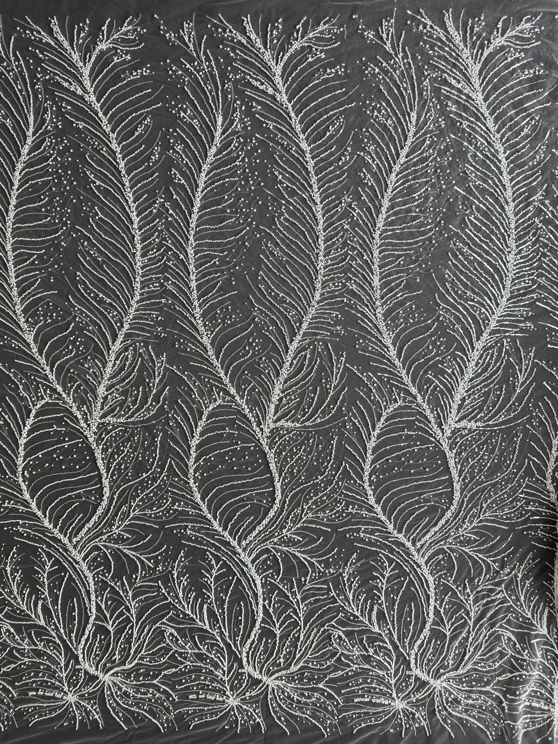 Tulle brodé de perles ivoire - EB1087
