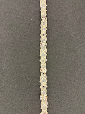 Bordure argentée à perles et sequins - T148