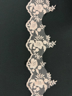 Bordure brodée rose rose - T131