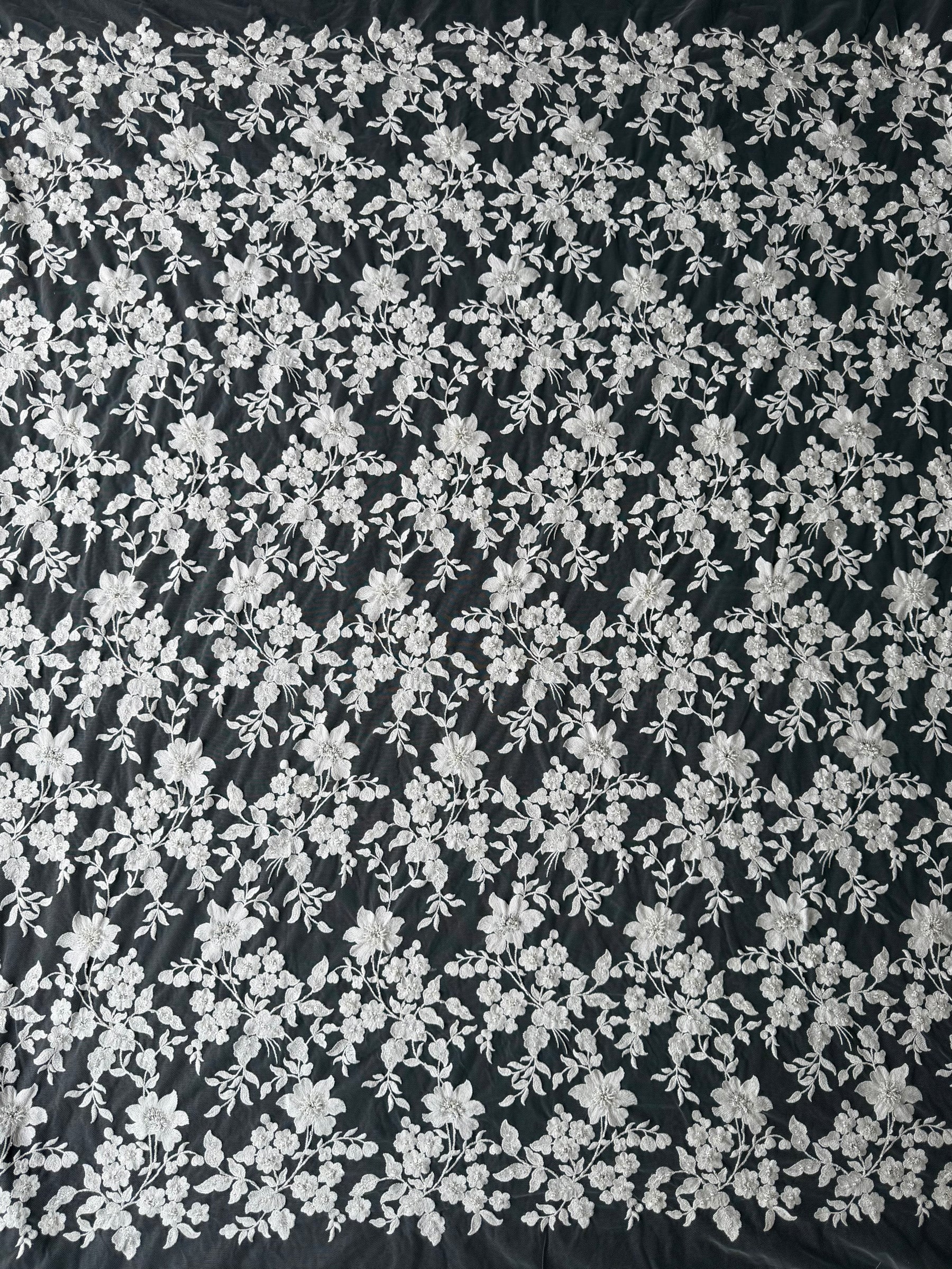 Tulle brodé de perles ivoire - EB1083