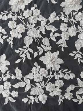 Tulle brodé de perles ivoire - EB1083