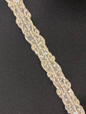 Bordure à perles et sequins ivoire/argent - T295