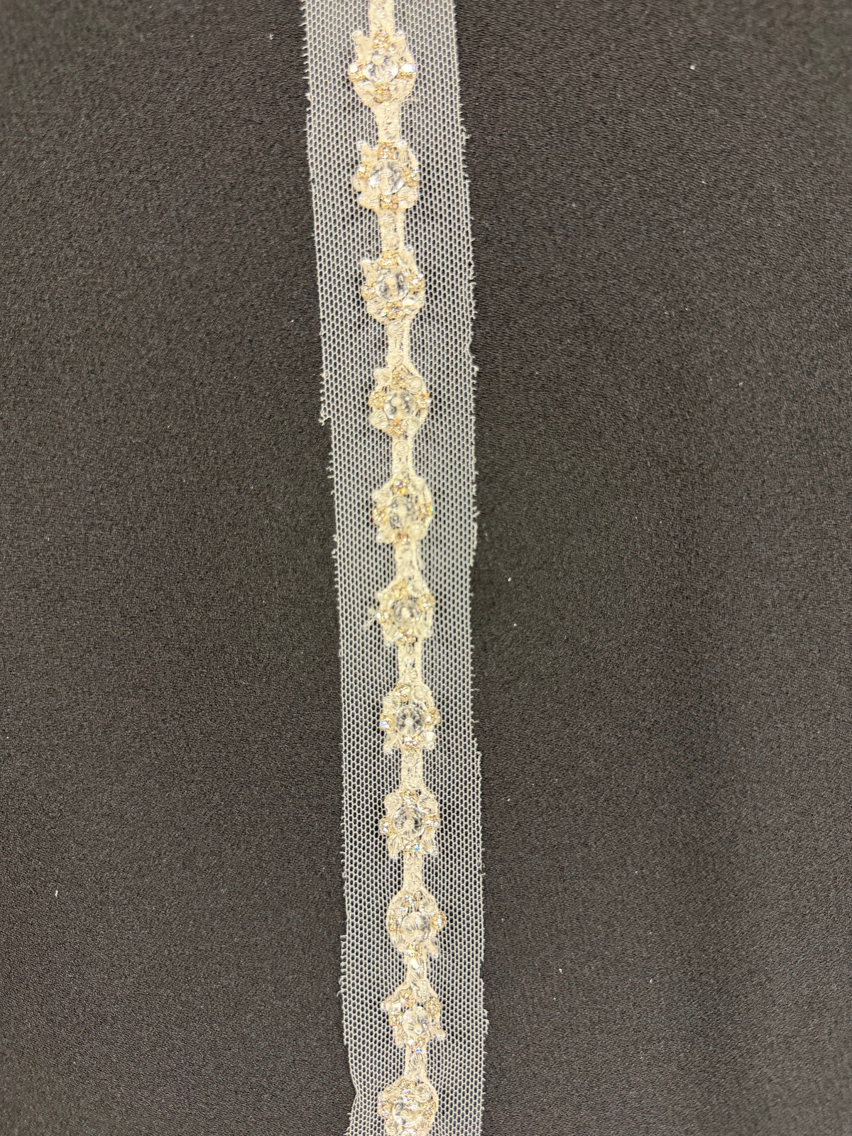 Bordure en perles de cristal ivoire - T193