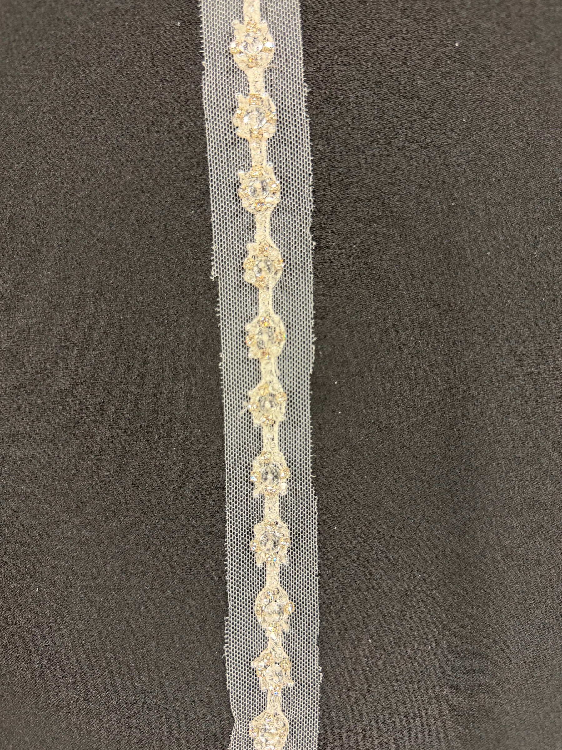 Bordure en perles de cristal ivoire - T193