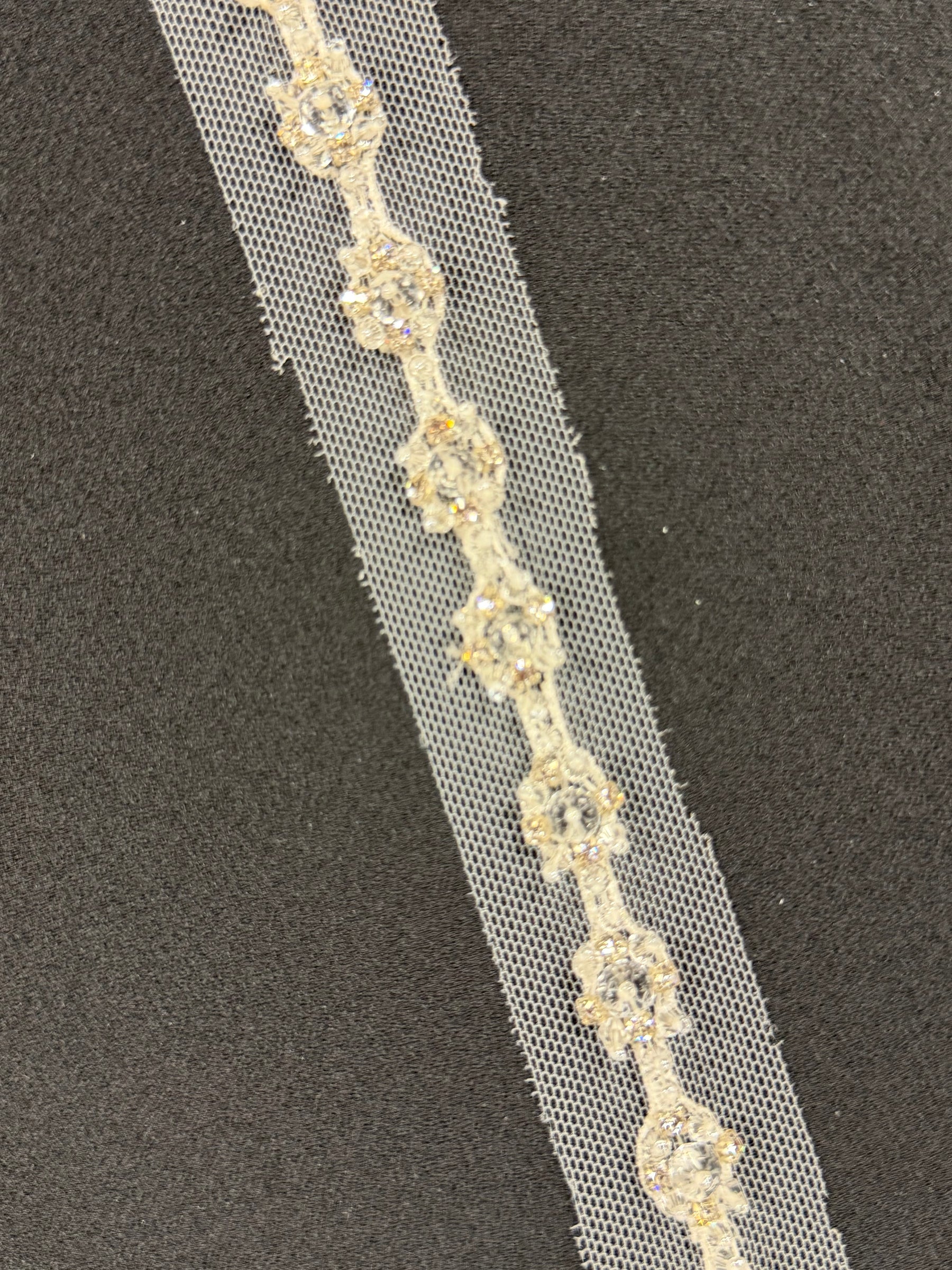 Bordure en perles de cristal ivoire - T193