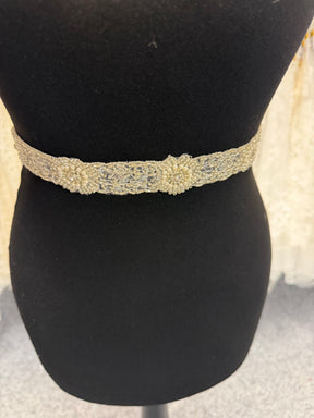 Bordure à perles et sequins ivoire/cristal - T194