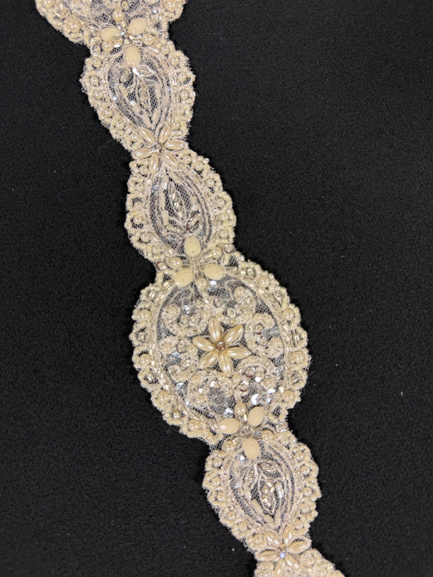Garniture en perles et sequins cristal ivoire - T296