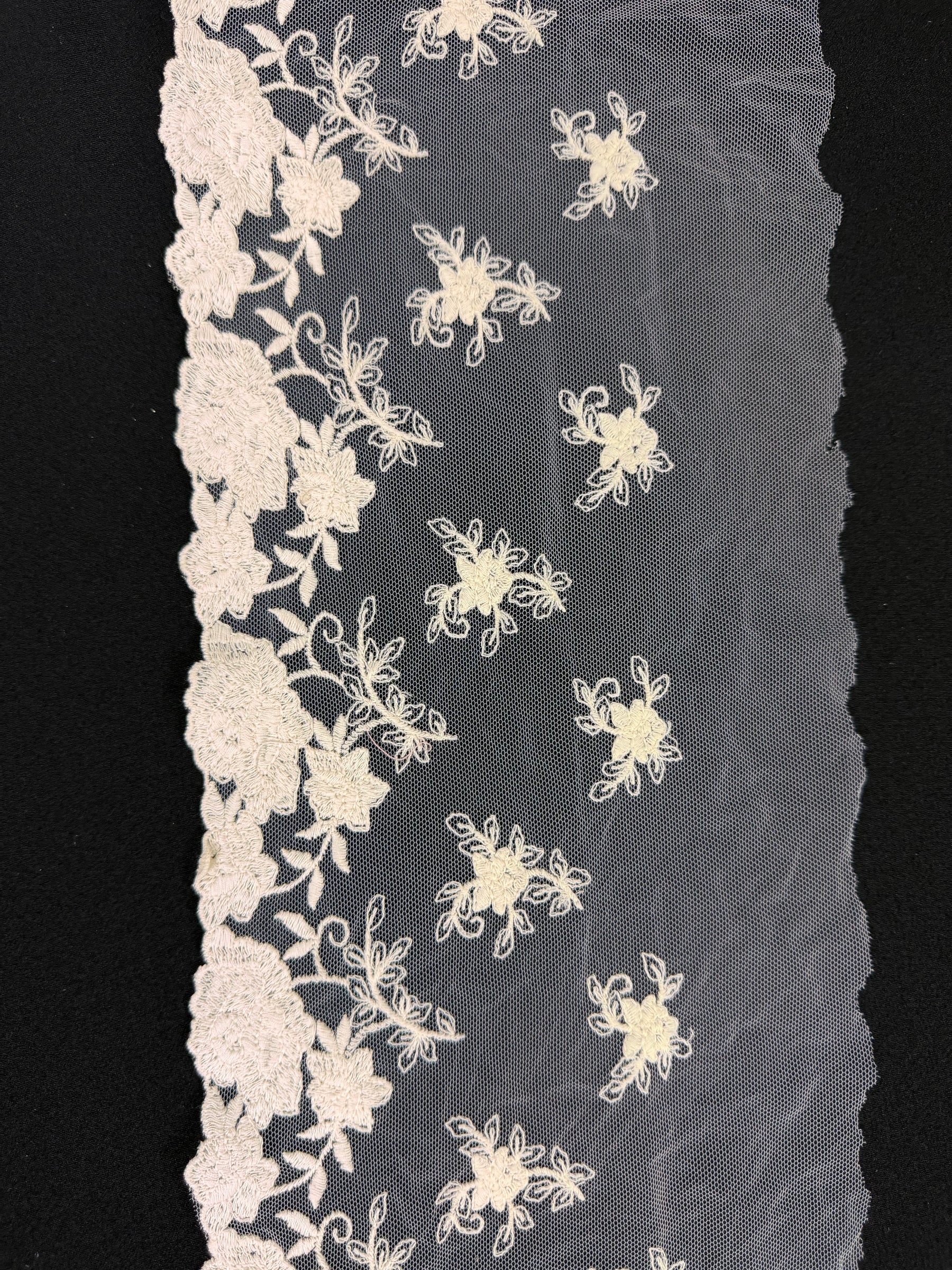 Bordure en coton ivoire - T276
