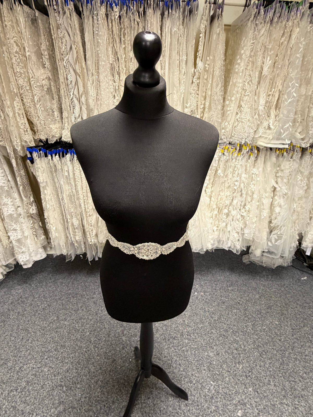 Garniture en perles et sequins cristal ivoire - T296