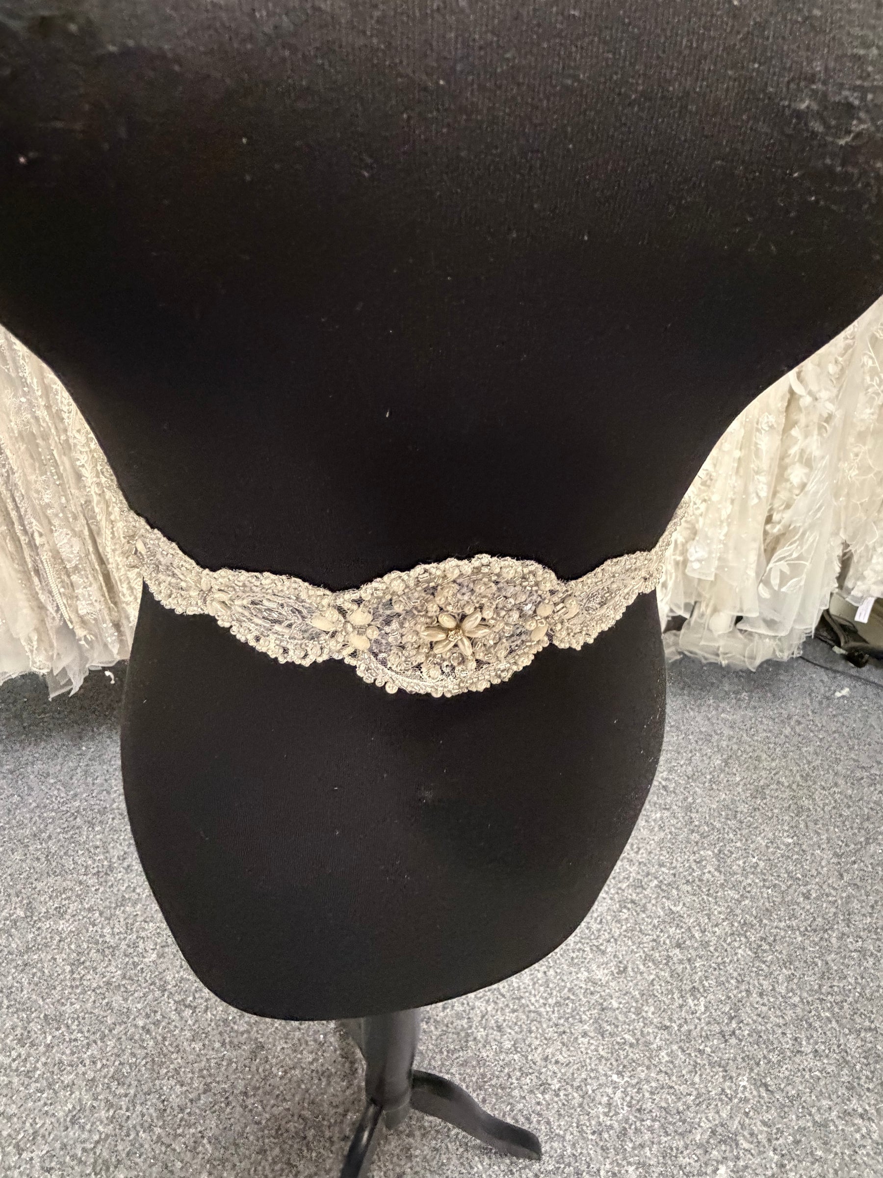Garniture en perles et sequins cristal ivoire - T296