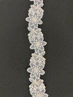 Bordure blanche à perles et sequins - T12