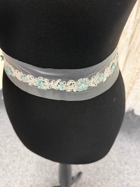 Bordure en perles vert brume - T51
