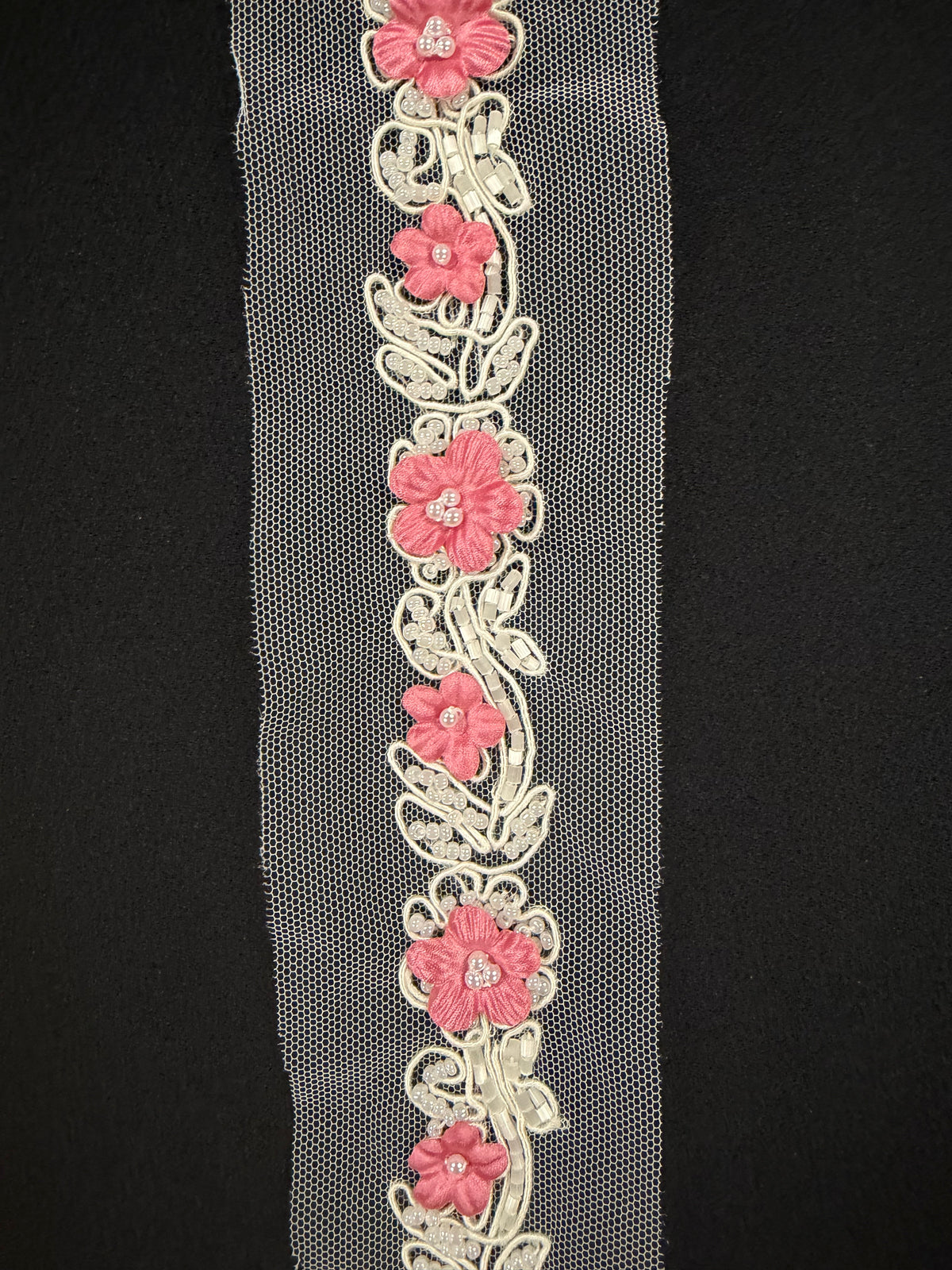 Bordure en perles roses - T51