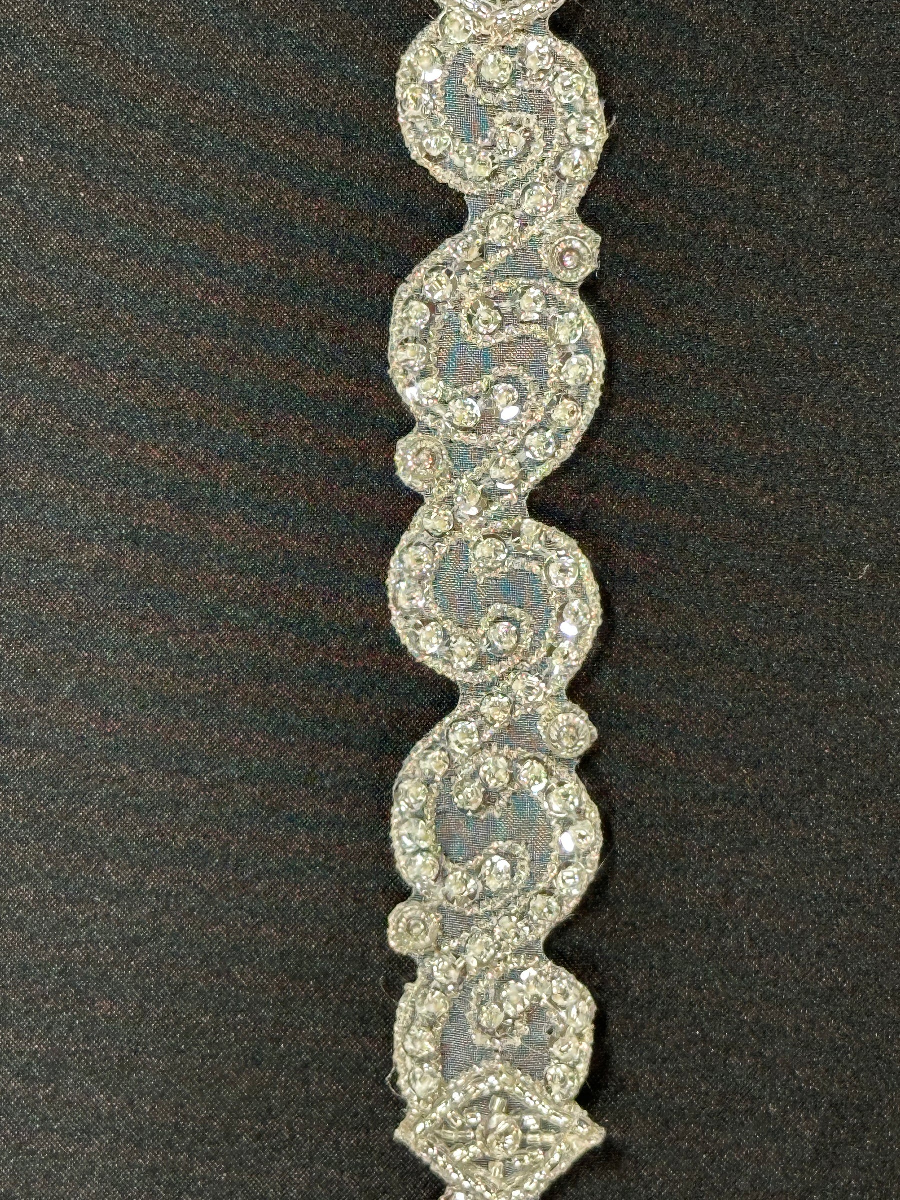 Garniture en cristal ivoire – T 407 (CF)