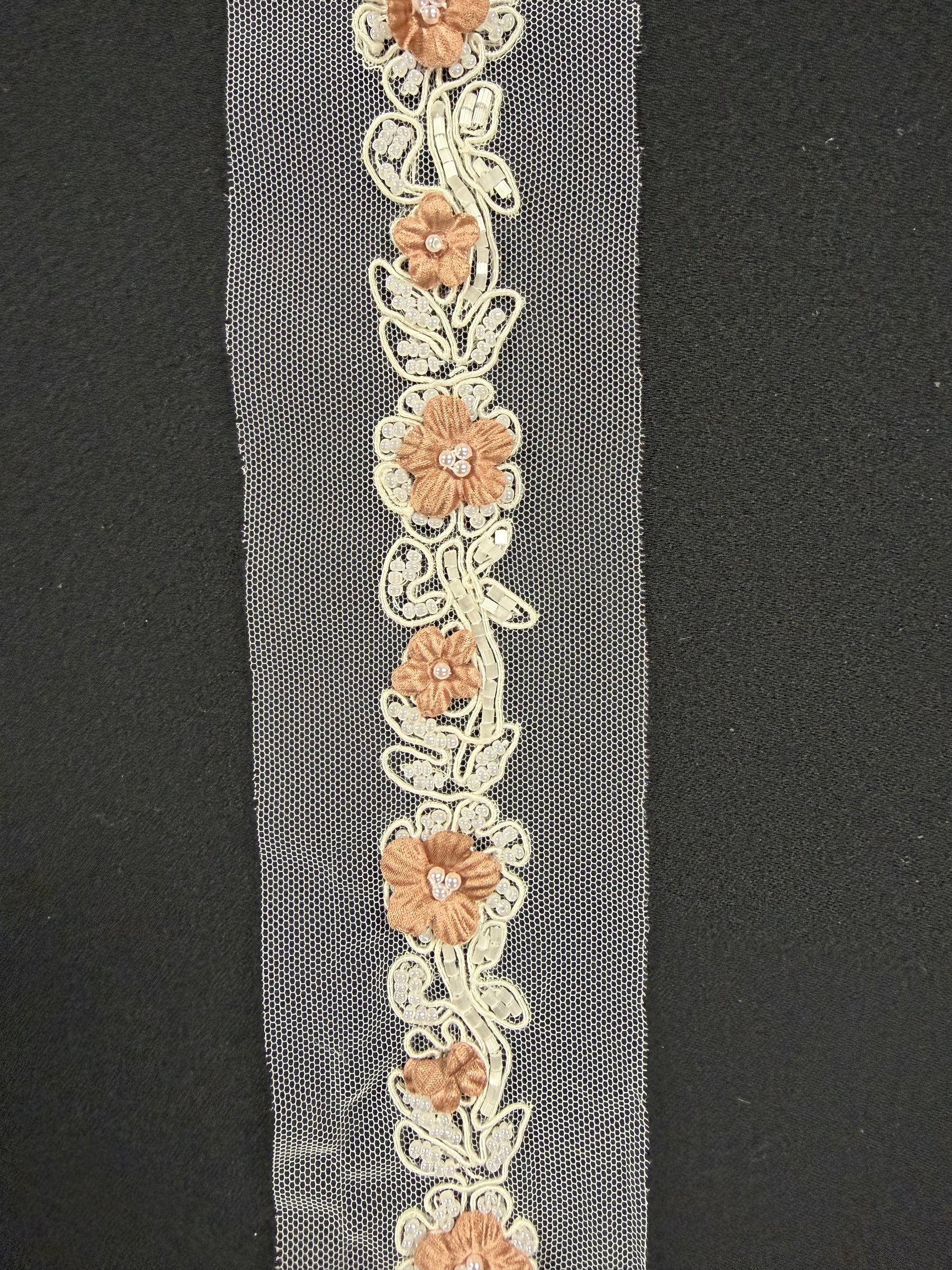Bordure en perles cacao - T51