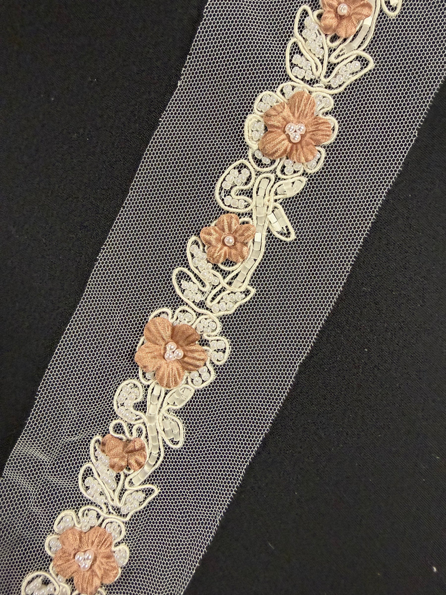 Bordure en perles cacao - T51
