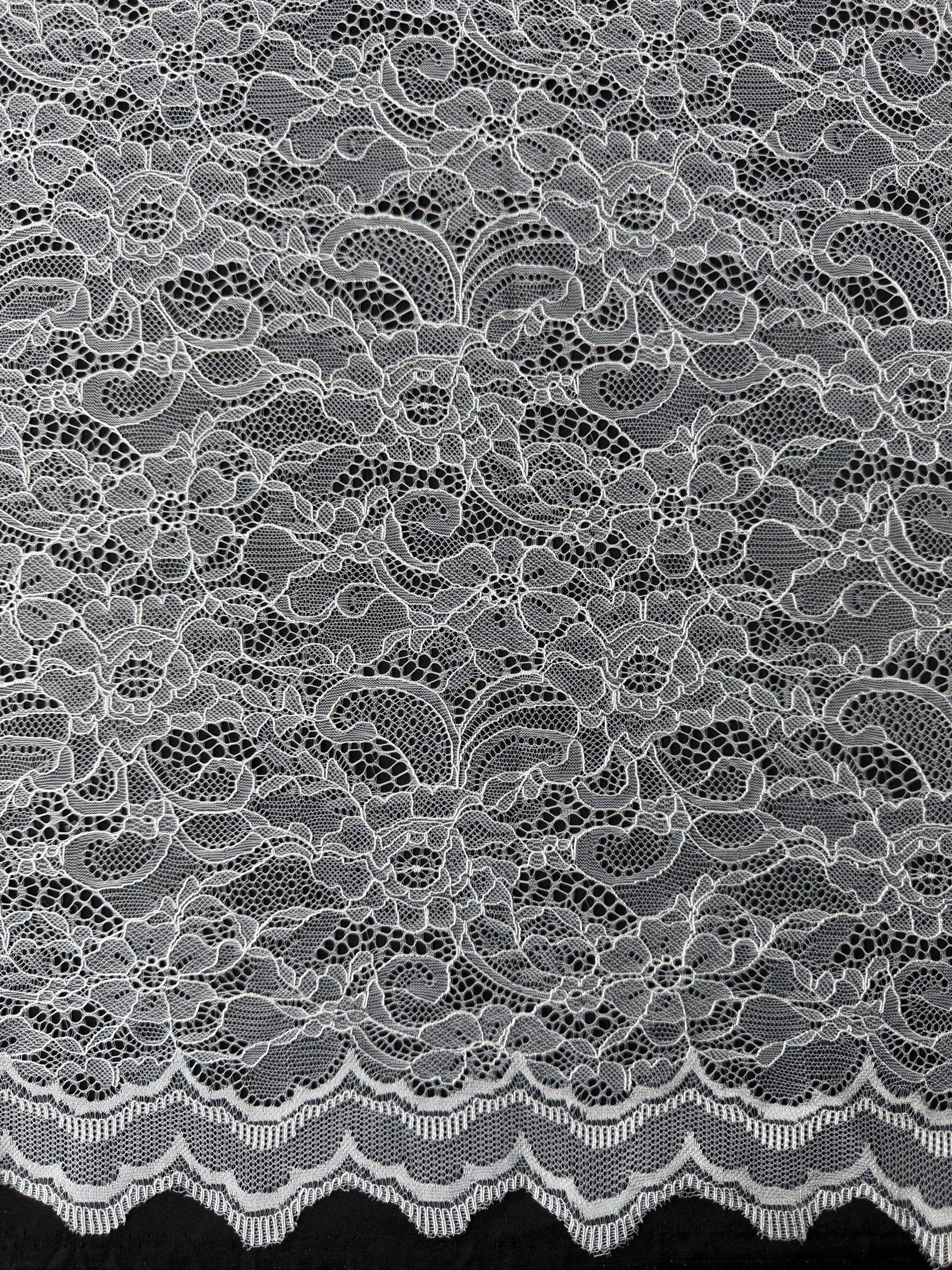 Dentelle Raschel Ivoire Pâle - P412