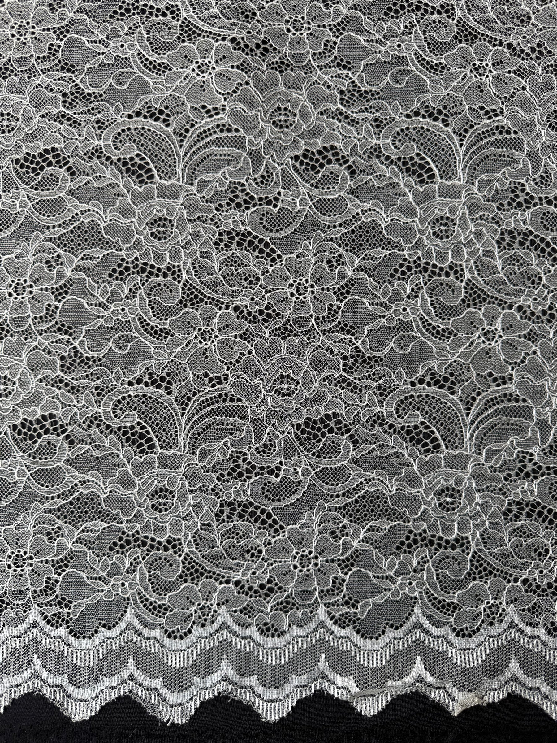 Dentelle Raschel coloris Champagne - P412
