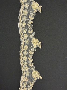 Ivoire/Champagne/Or avec bordure en dentelle - T52