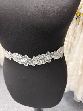 Bordure de perles et sequins ivoire - T12