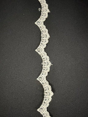 Bordure en dentelle perlée ivoire - T17