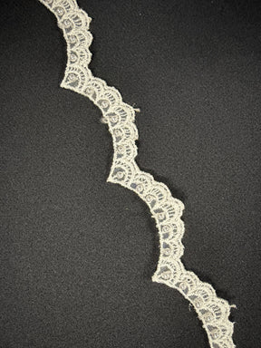 Bordure en dentelle perlée ivoire - T17