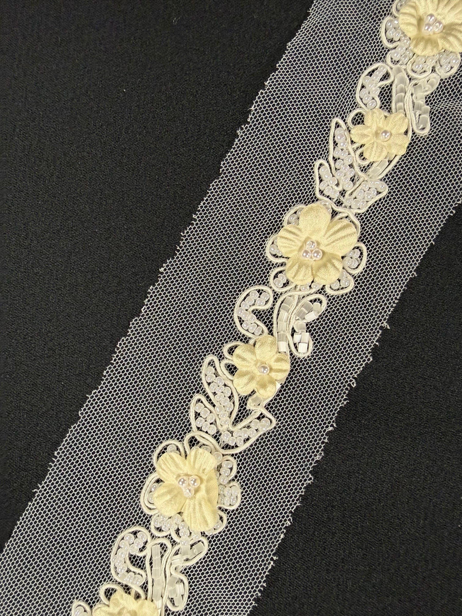 Bordure en perles doré clair - T51